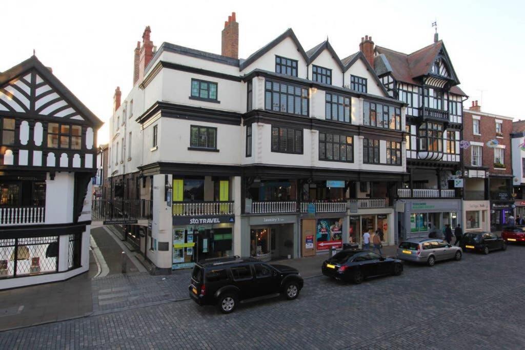 Top Floor Character Apartment In The Heart Of The City Centre Chester Esterno foto