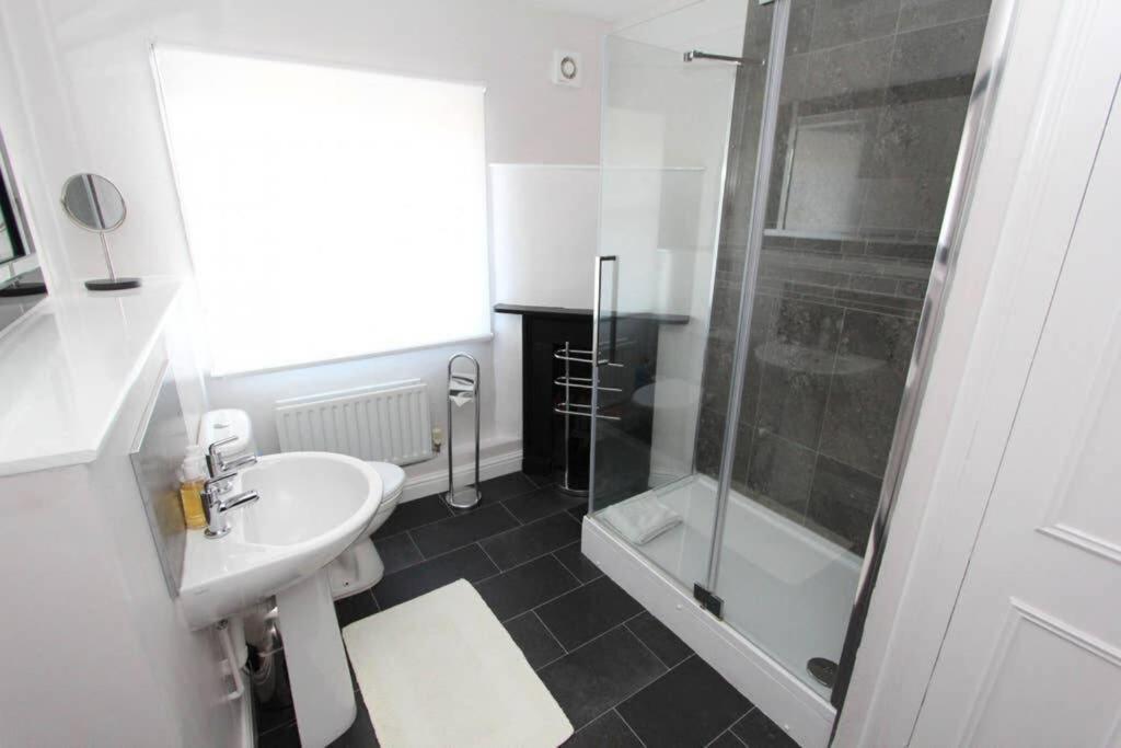 Top Floor Character Apartment In The Heart Of The City Centre Chester Esterno foto