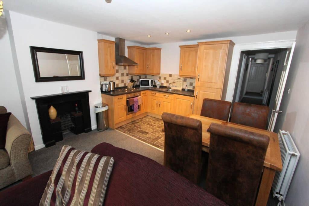 Top Floor Character Apartment In The Heart Of The City Centre Chester Esterno foto